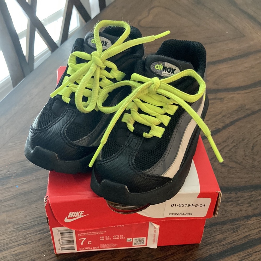 Toddler Nike Airmax 95, size 7c